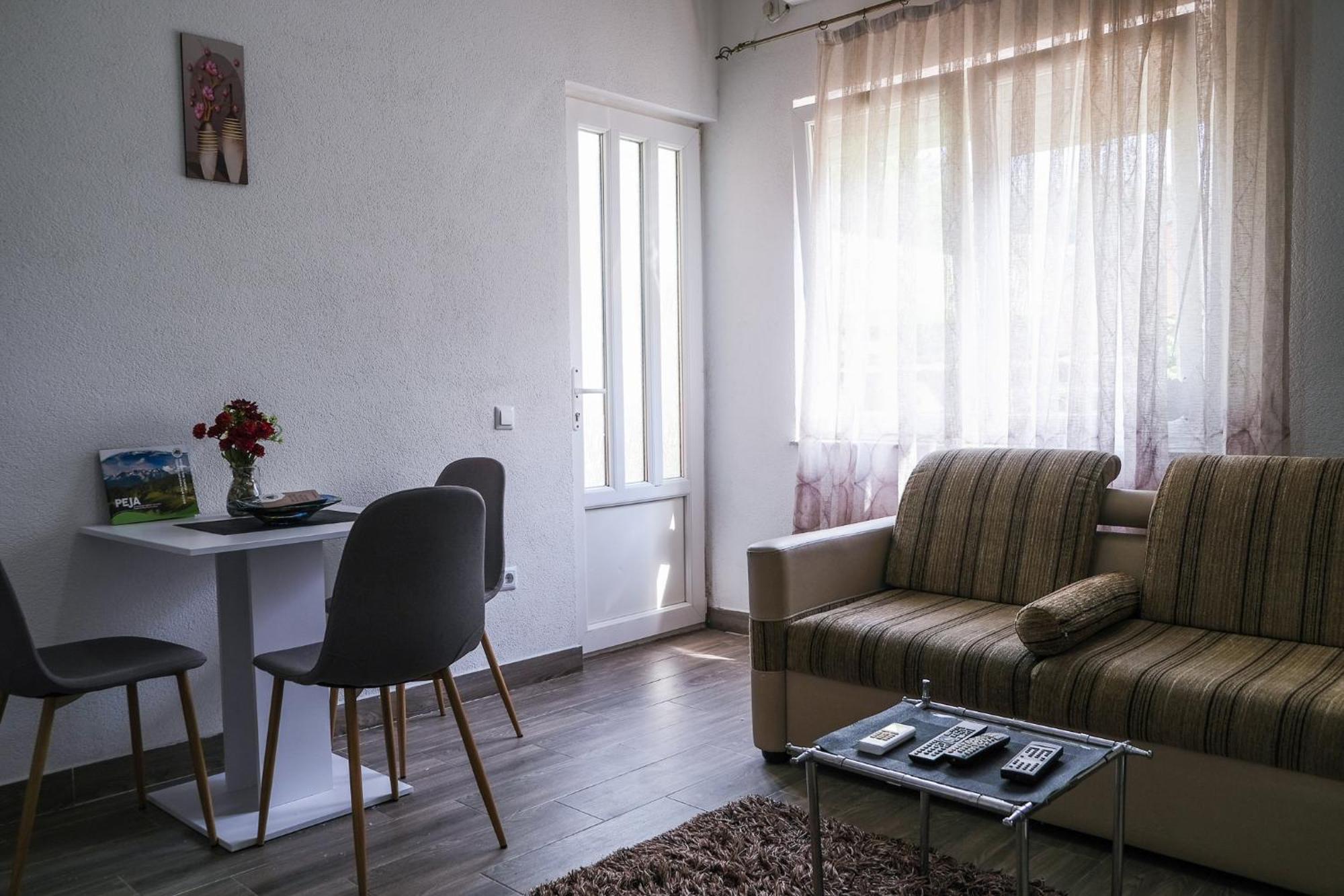 Cozy Spacious Apartment Peć Eksteriør billede